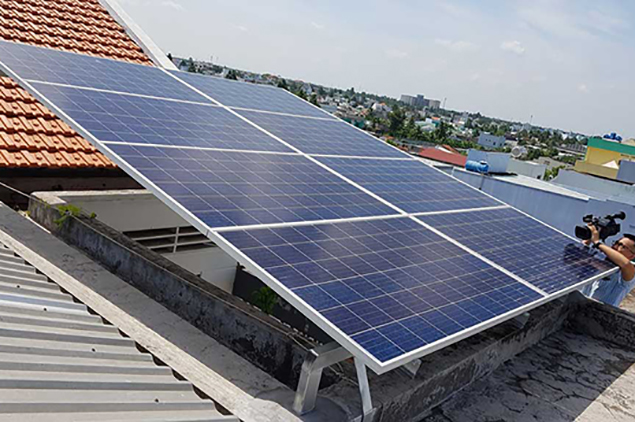 Thay bình ắc quy năng lượng mặt trời giá rẻ tại Đà Nẵng