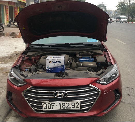 thay ắc quy xe Hyundai Accent tại HD Việt