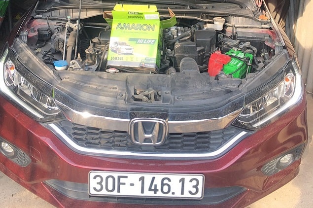 Thay ắc quy giá tốt cho xe Honda CRV tại nhà tại Hà Nội