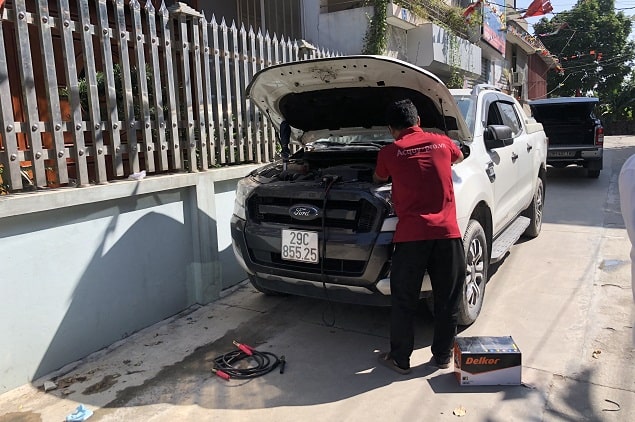 Cứu hộ ắc quy ô tô nhanh nhất 24/7 tại Hà Nội