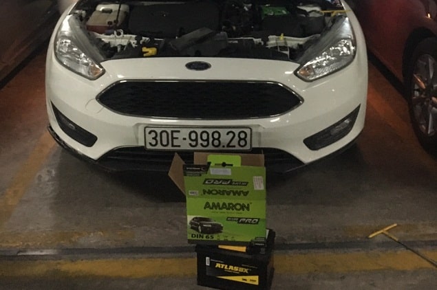 Thay ắc quy giá tốt cho xe Ford Fiesta tại nhà tại Hà Nội