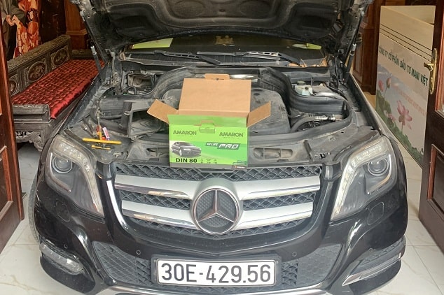 Thay ắc quy giá tốt cho xe Mercedes GLC 300