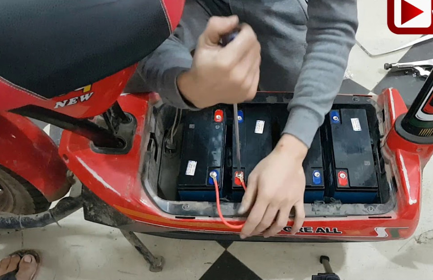 Thay ắc quy xe đạp điện Giant M133 tại nhà miễn phí