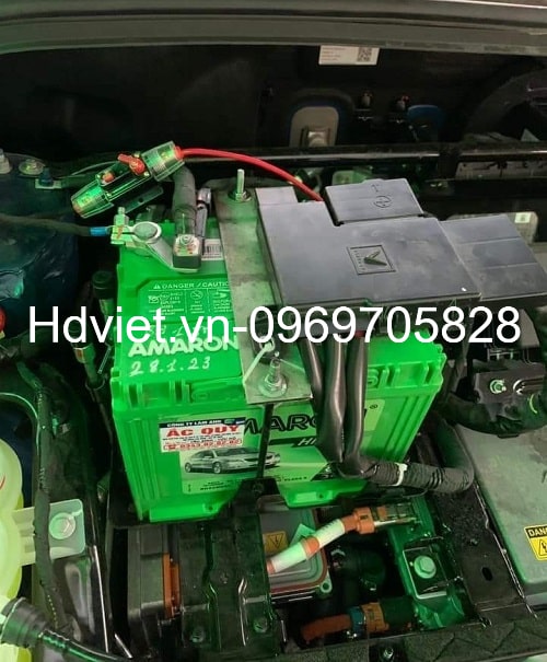 Khách hàng nâng cấp ắc quy dung lượng lớn 60Ah cho xe Vinfast VF8 tại HD Việt