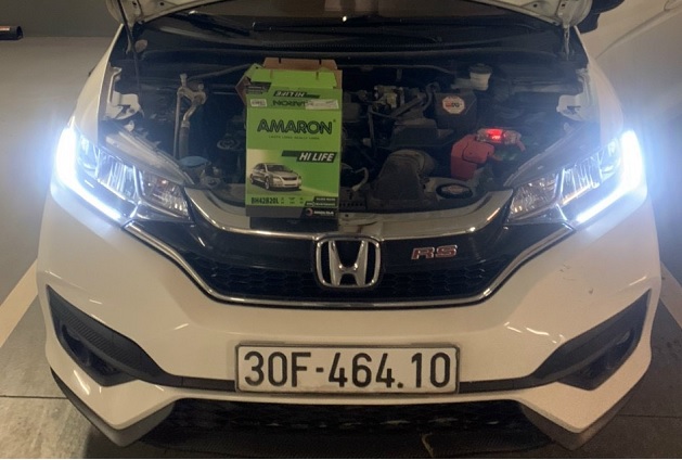 Thay ắc quy giá tốt cho xe Honda Brio tại nhà tại Hà Nội