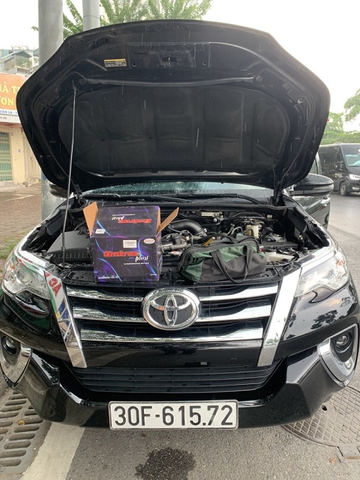 ắc quy fortuner