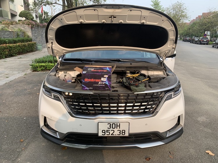 ắc quy Kia carnival