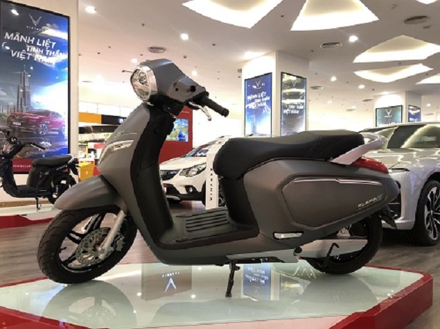 Thay ắc quy xe máy điện Vinfast Klara A2 tại nhà giá rẻ