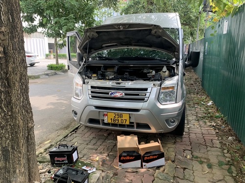ắc quy xe Ford Transit
