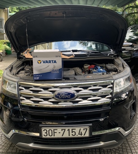 Thay ắc quy cho xe ford Explorer