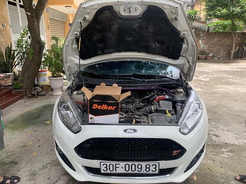 ắc quy xe ford fiesta