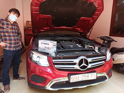 Thay ắc quy cho xe mercedes CLA 250