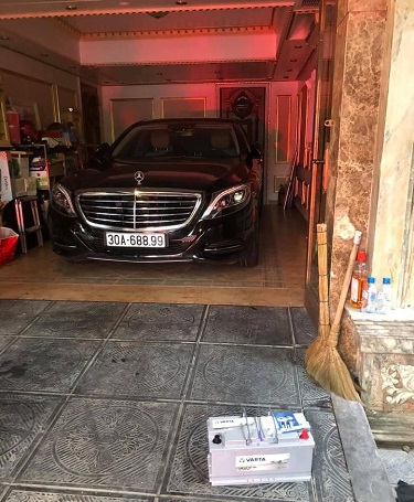 Thay ắc quy cho xe Mercedes S500